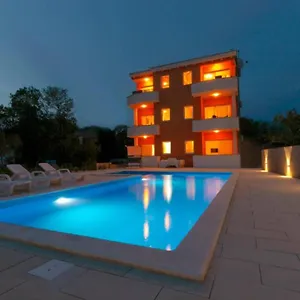  Apartman M & B